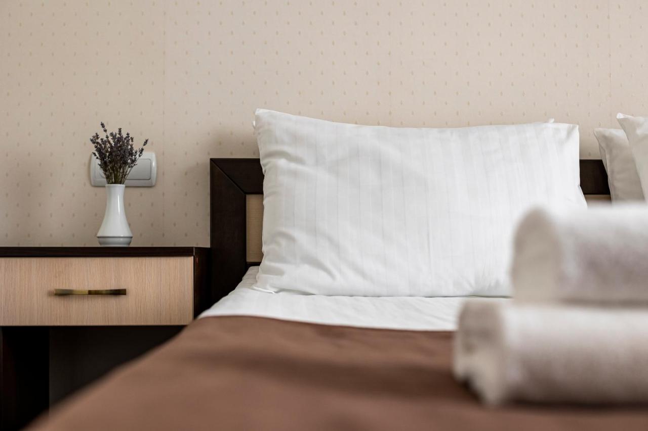 Hotel Galaktika Vynnyky Eksteriør bilde
