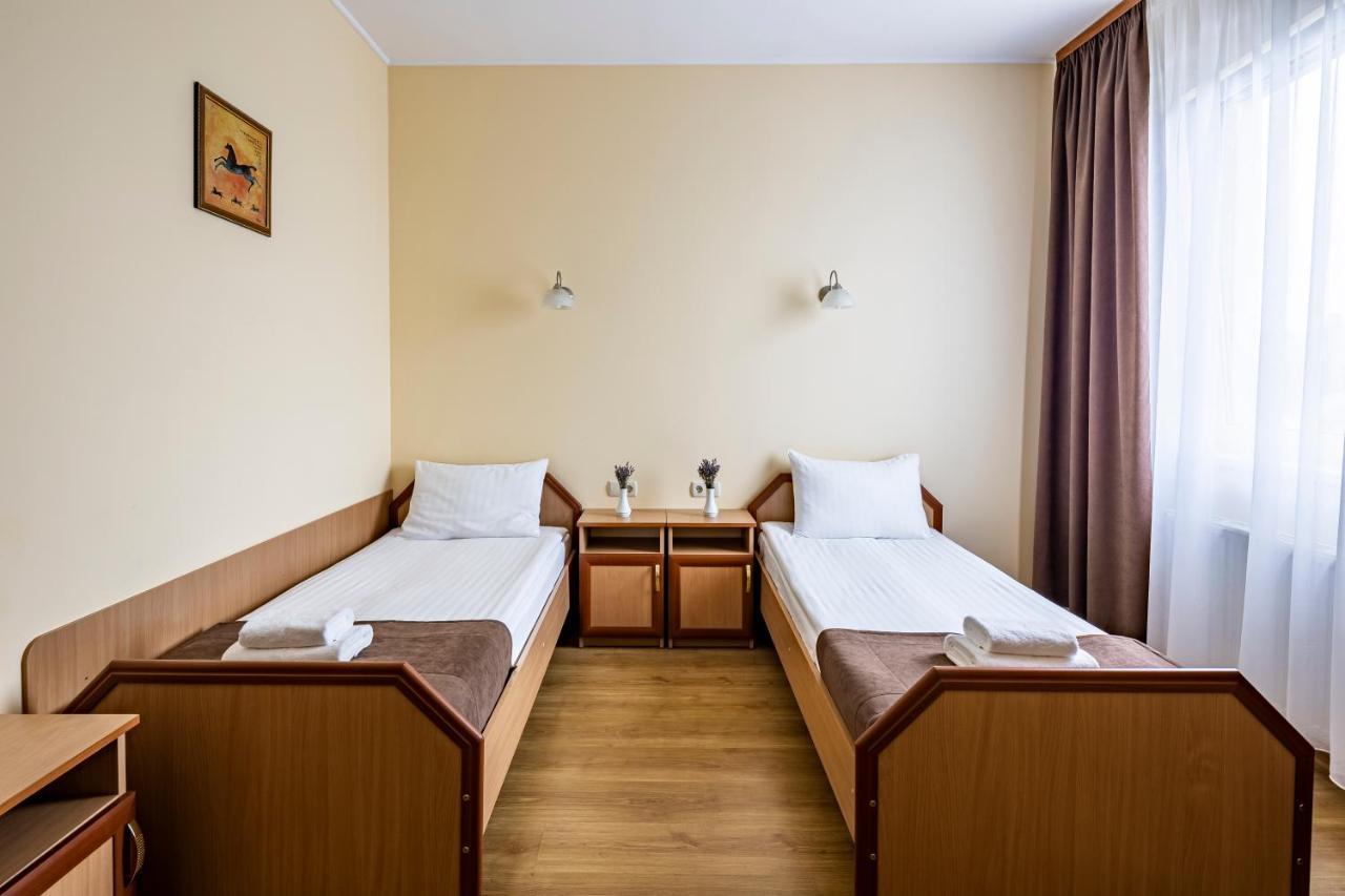 Hotel Galaktika Vynnyky Eksteriør bilde